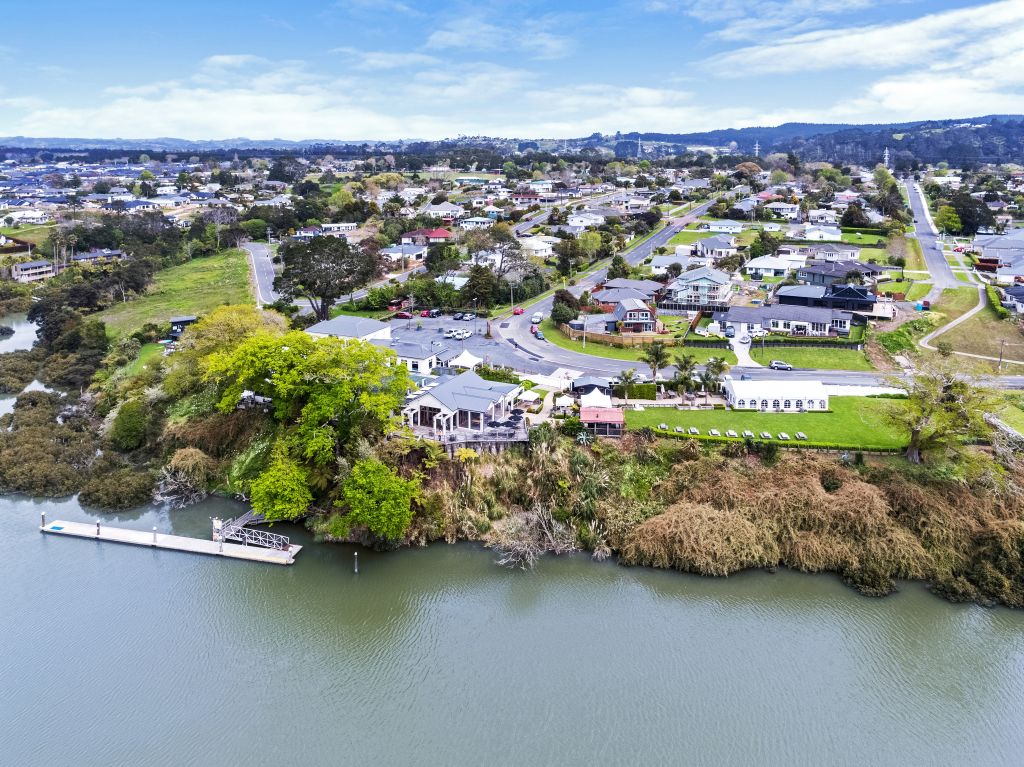 Can't get your hands on an Aussie pub? It could be time to cross the ditch