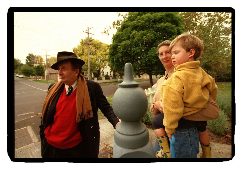 Barry Humphries and old neighbour in Camberwell in 1999. Photo: Julian Kingma