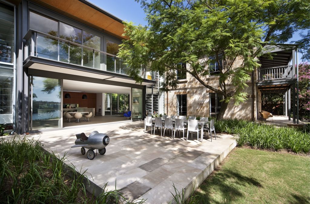 Cate Blanchett and Andrew Upton became one of the highest-profile victims of China's crackdown on capital outflows in 2015 when the buyer was forced to default on his $19.8 million purchase of their Hunters Hill home.