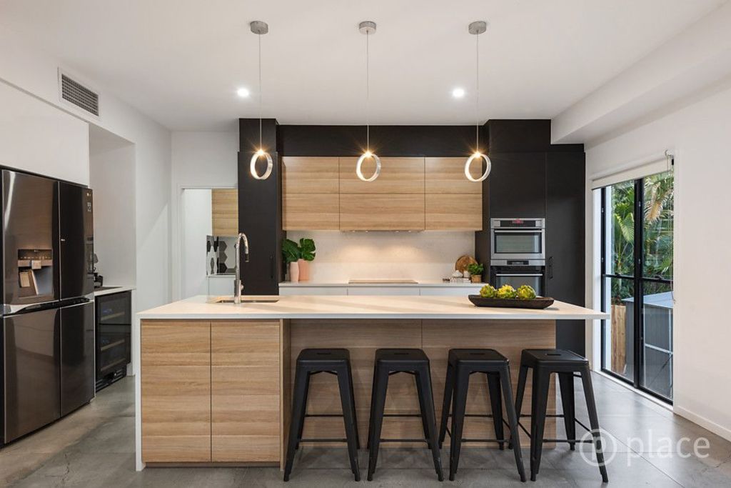 7 Tegula Street, Mansfield. Photo: Place Estate Agents - Coorparoo