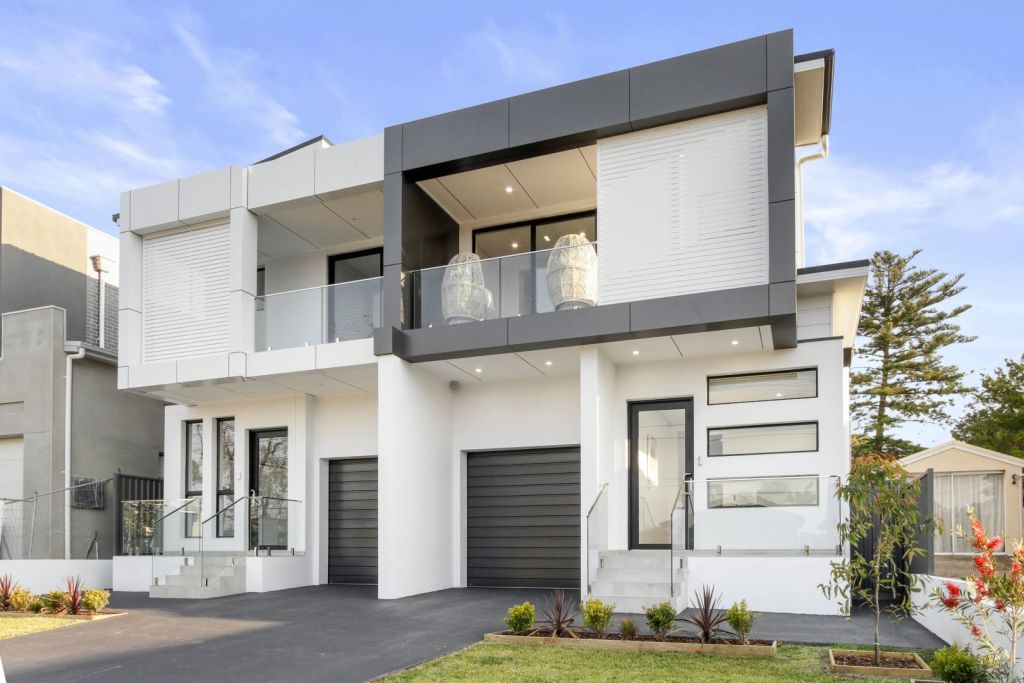 Depending on local regulations, duplexes can often be built on standard sized blocks, and are popular as a knock-down-rebuild project.