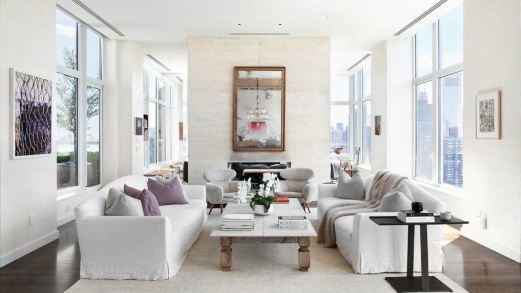 Jennifer Lawrence's living area is huge. Photo: Compas Realty