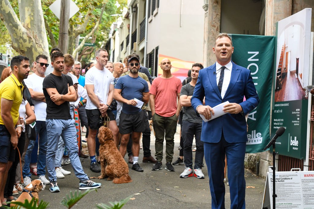 Mark Foy in action at the auction. Photo: Peter Rae.