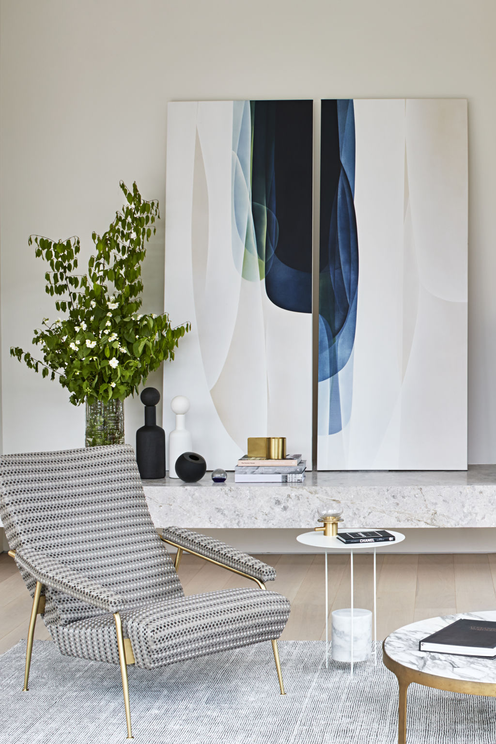 You will learn what resonates with you and the type of art you wish to collect. Photo: Shannon McGrath. Artwork: Agneta Ekholm. Art & Styling: Swee Design. Architecture & Interiors: Tecture.