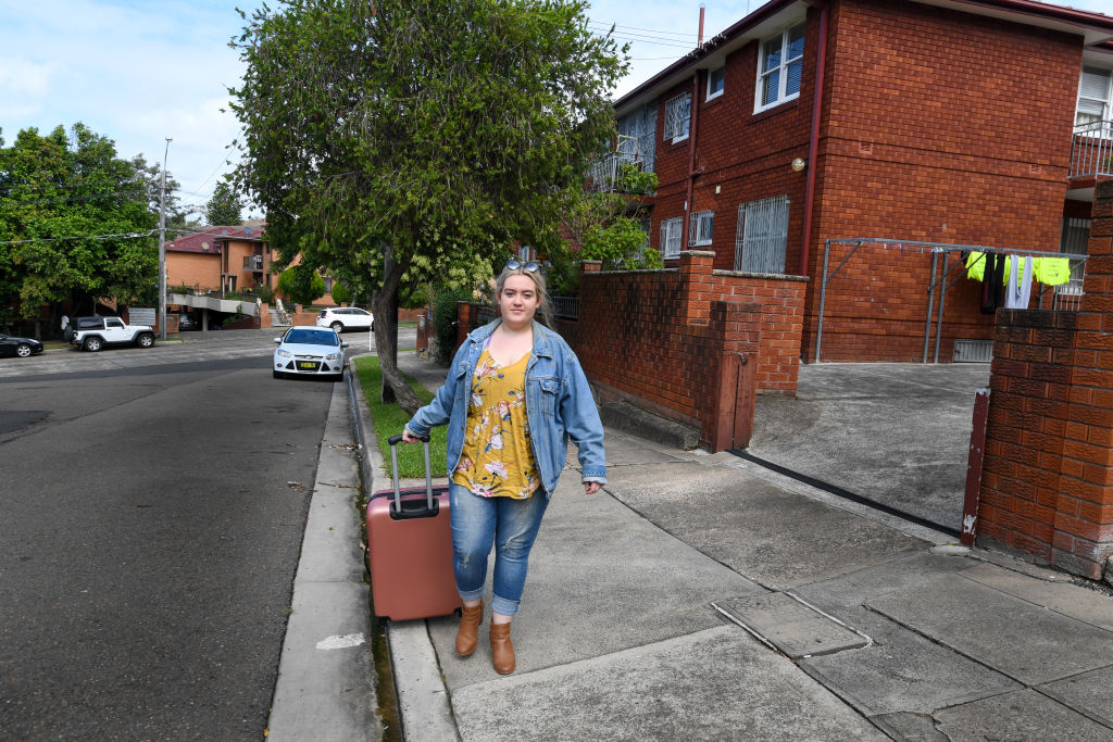 Gabi Vella is moving home from Sydney to her parents' house in Tamworth after being stood down from her job due to COVID-19 restrictions. Photo: Peter Rae