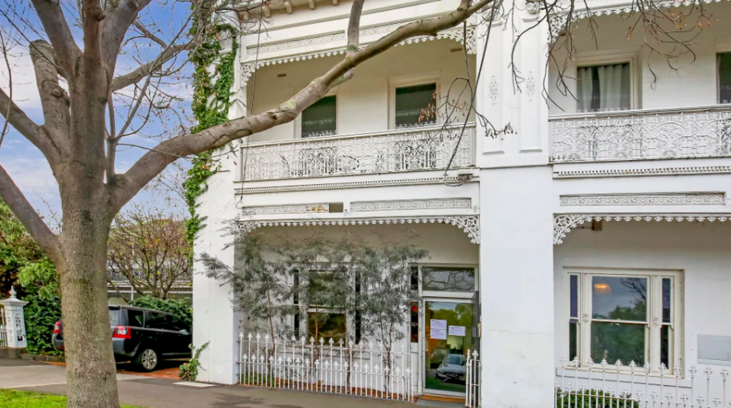Victorian terrace in Albert Park sells for $1.7m to owner occupier