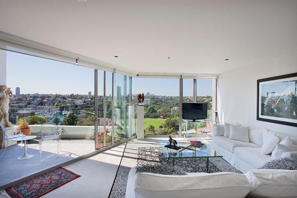 Packer heiress sells two-bedroom Sydney pad for $2.6m, upgrades nearby