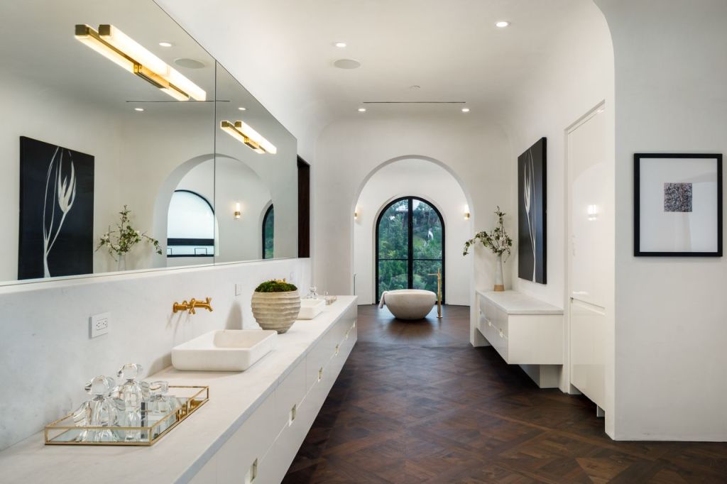 One of the bathrooms for the main suite. Photo: Compass, Hilton & Hyland and Westside Property Group