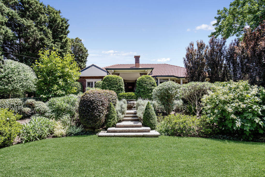 The Wirringulla estate is set on 2500 square metres with a tennis court, swimming pool and landscaped gardens.