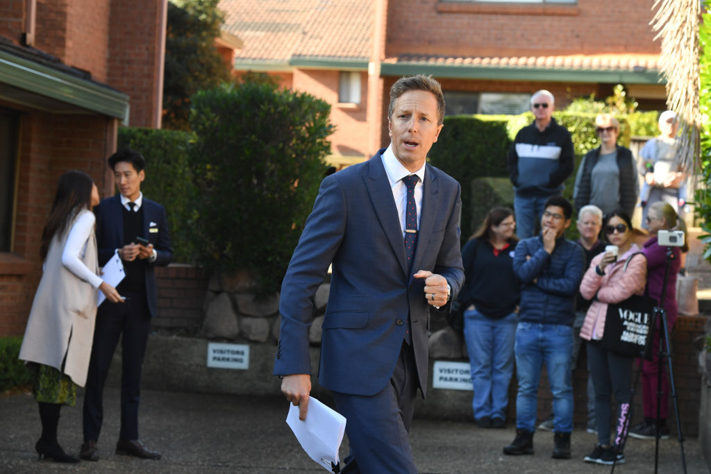 Marsfield townhouse passes in on vendor bid of $800,000 at auction