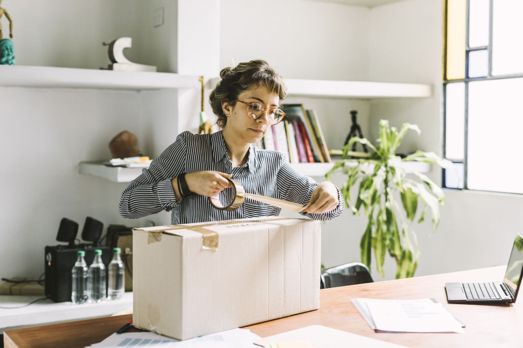 Buying and reselling goods online can generate extra income. Photo: iStock