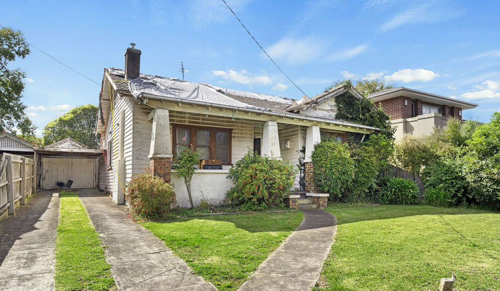Glen Iris house with leaking roof and outside toilet fetches $1.41m