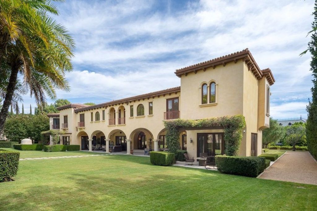 The Tuscan-style estate in Beverly Hills. Photo: Realtor.com