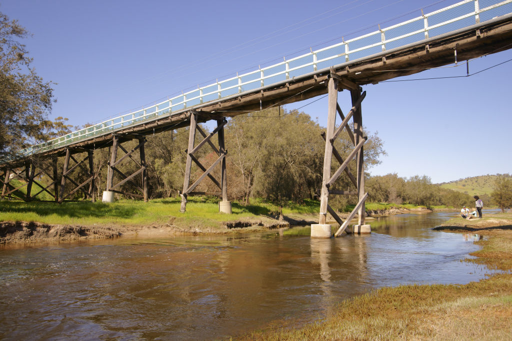 Avon River passing under the Toodyay Footbridge.