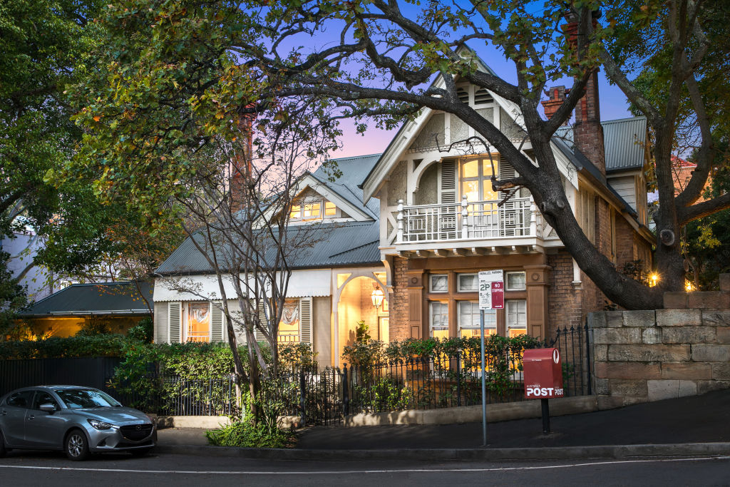 The Double Bay property last traded in 1997 for $1.45 million.