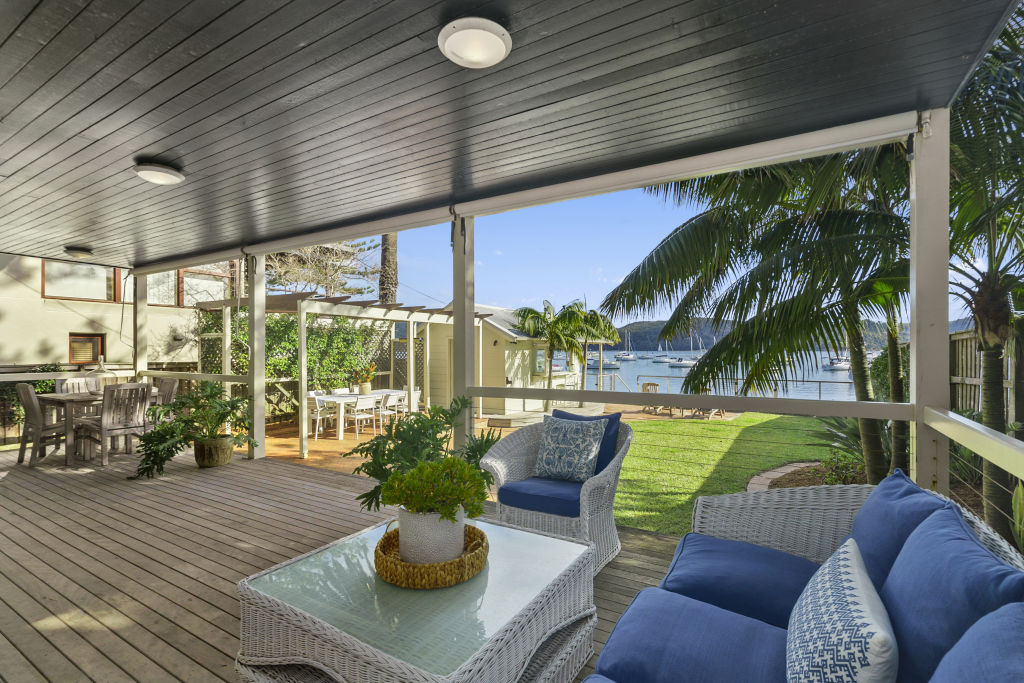 The Barrenjoey Road property last traded in 1988 for $850,000. Photo: bwrm