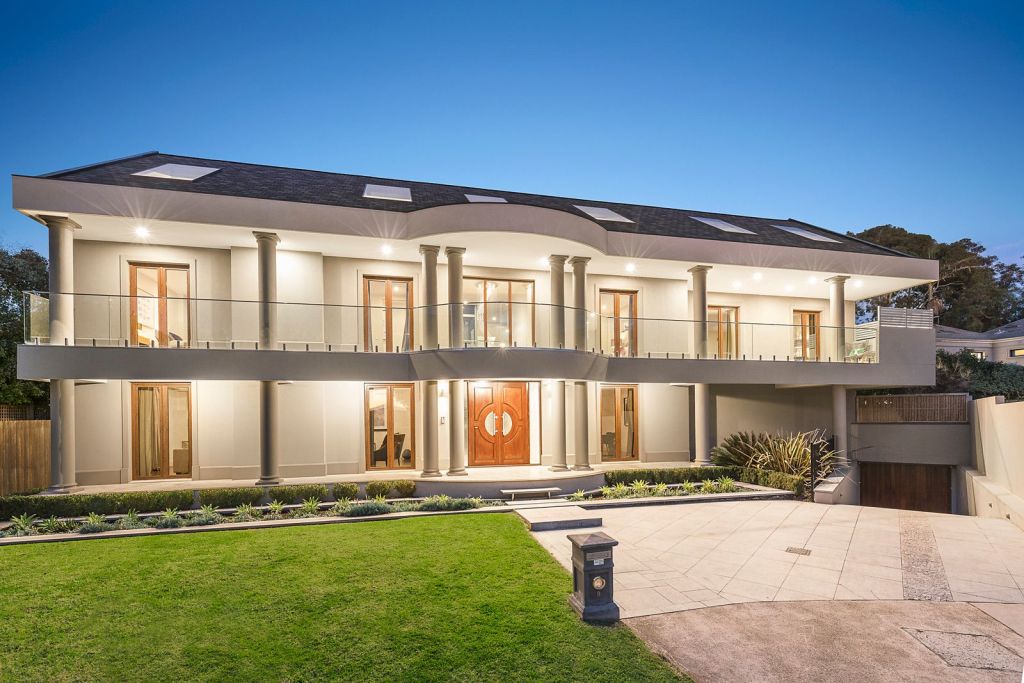 Online shopping mogul lists his Melbourne investment pad for $10m