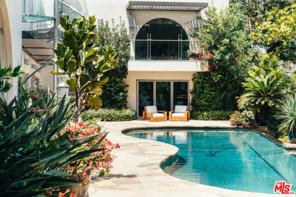 The Lorna Jane founders listed their California compound for $US20 million. Photo: Compass