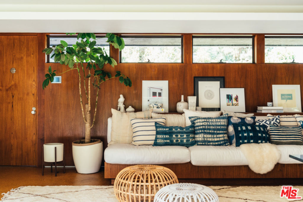 Inside the contemporary home of the Lorna Jane founders, which sold this week. Photo: Compass