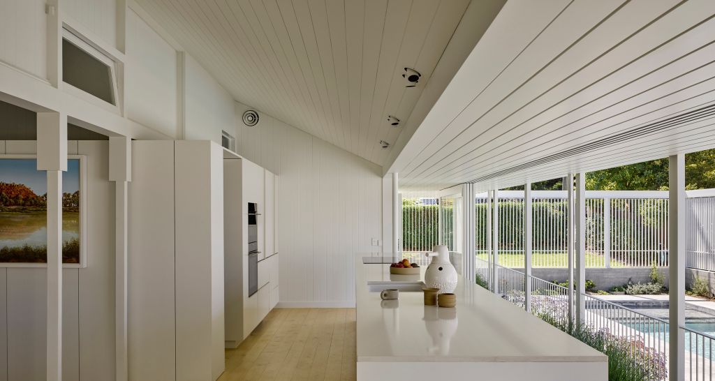 LineburgWang_s_winning_Park_Road_House_makes_a_pool_room_part_of_the_floorplan._Photo_Christopher_Frederick_Jones_nuzsvj