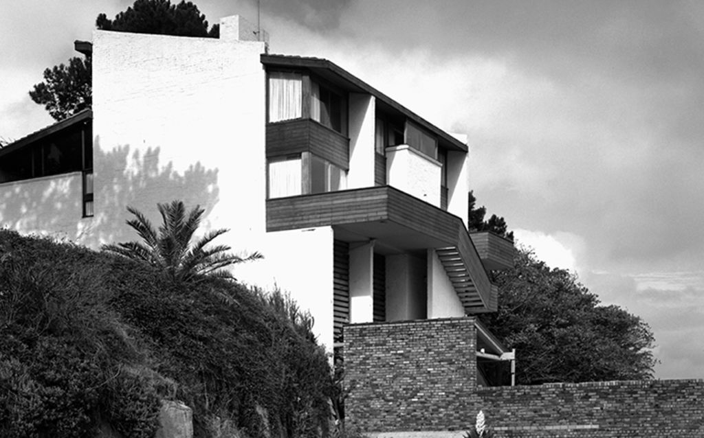 The Hazzouris plan to knock down this Kurraba Point residence. Photo: Supplied