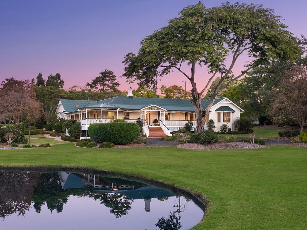 Clive Palmer quietly adds another $5m Brisbane house to his compound