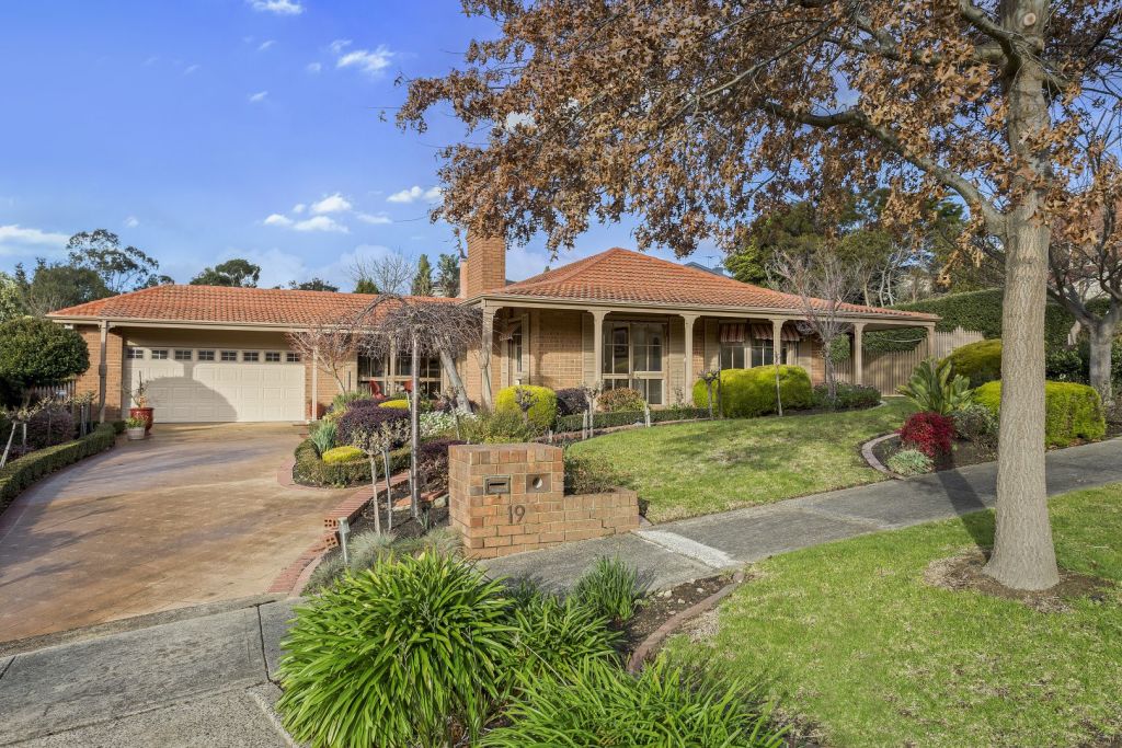 Templestowe couple sell home to family 'sight unseen' for $1.355 million