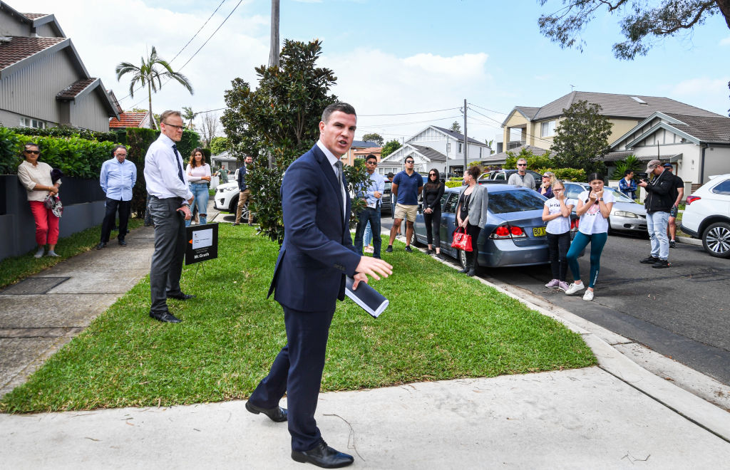 Auctioneer Troy Malcolm during the Kingsford auction. Photo: Peter Rae