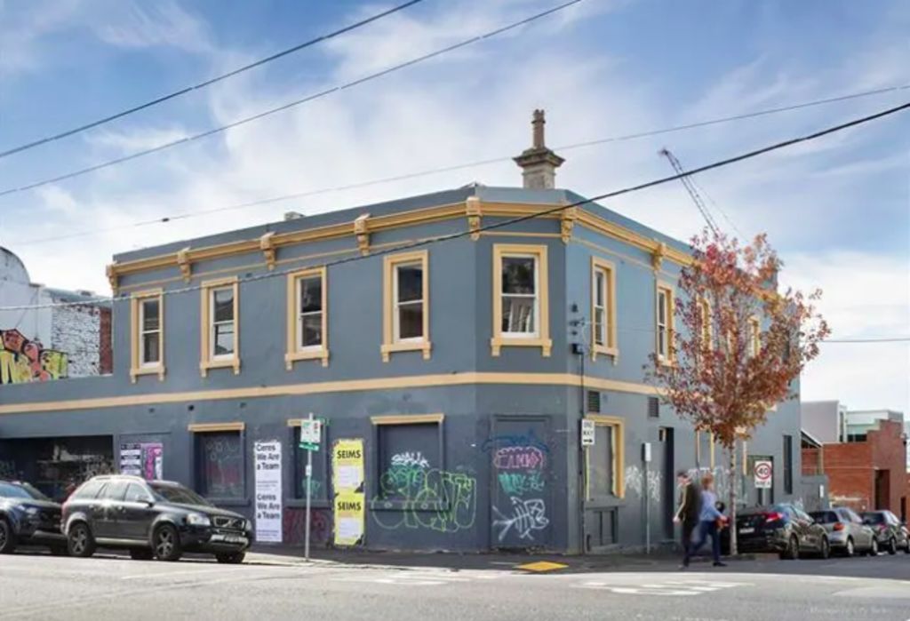 Schwartz back in Collingwood and building again