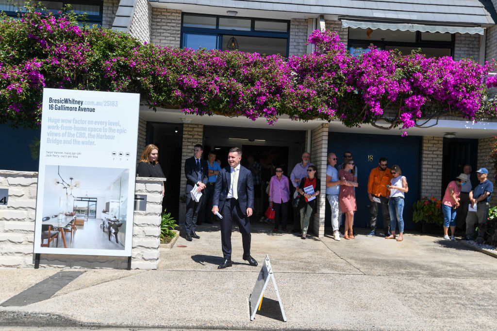 Seven parties registered to bid on the Balmain East townhouse. Photo: Peter Rae