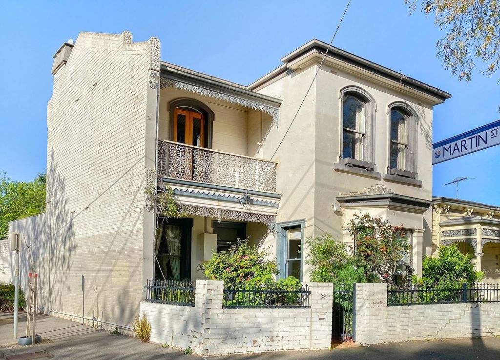 WW2 veteran’s South Melbourne home sells for $2,253,000 at auction