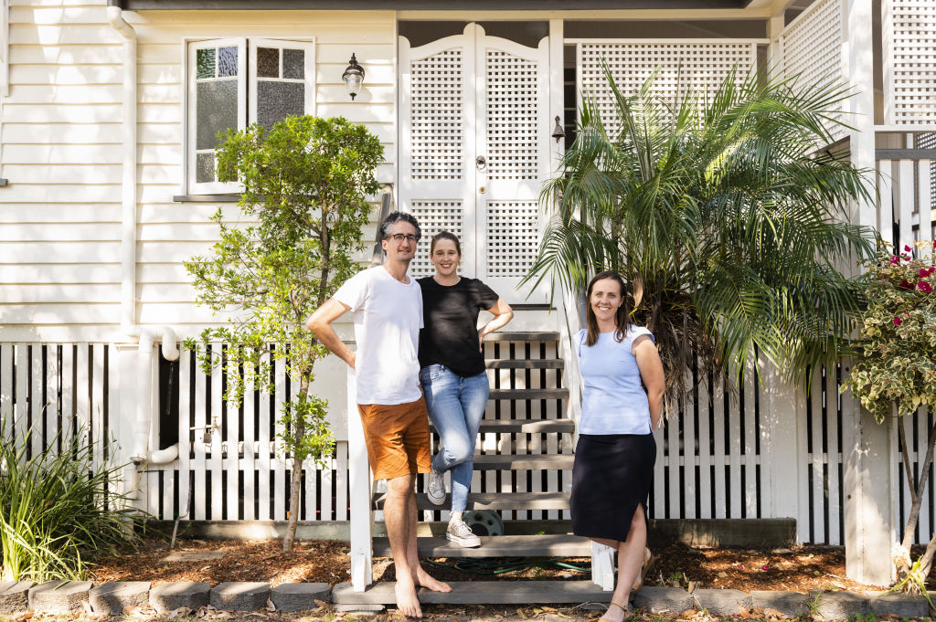 Mike and Sarah Ramsay and buyers’ agent Jayne Robbins, who was hired by the Ramsays to find their home. Photo: Marc Pricop