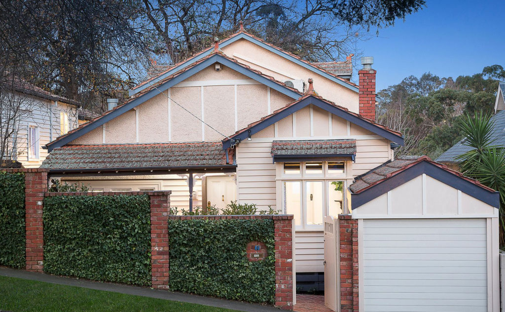 Home sells $270k above reserve as public auctions return