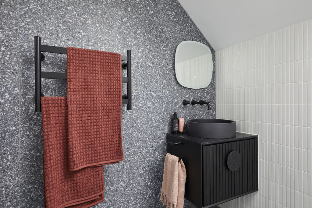 That is one snappy bathroom. Photo: Nine.