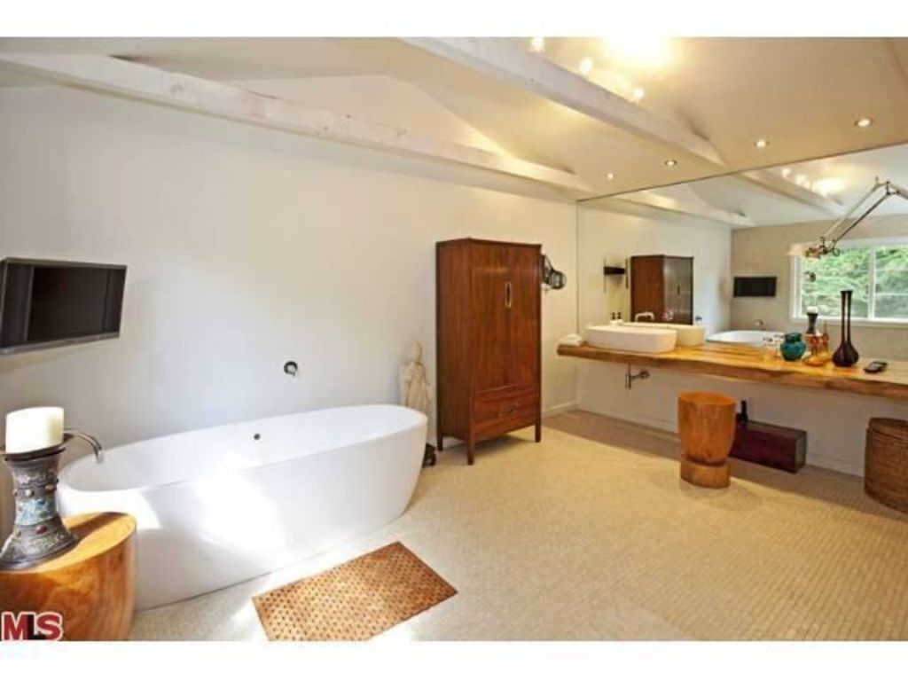 It also had three bathrooms. Photo: Realtor.com