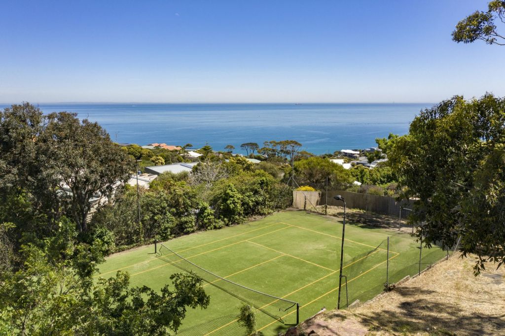 'Rush to Christmas': Tennis court sells for $1.4 million as restrictions ease again