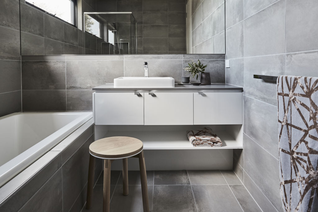 Bathroom_-_Warm_tones_-_Thomas_Archer_Homes_-_Photographed_by_James_Geer_nagdad
