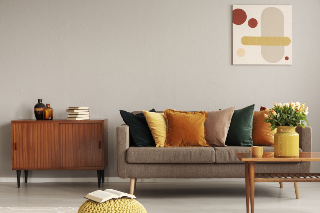 A softer yellow will complement more earthy tones. Photo: Katarzyna Bialasiewicz (iStock)