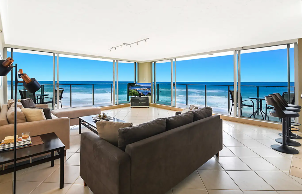 7B/150 The Esplanade, Surfers Paradise sold for $715,000.
