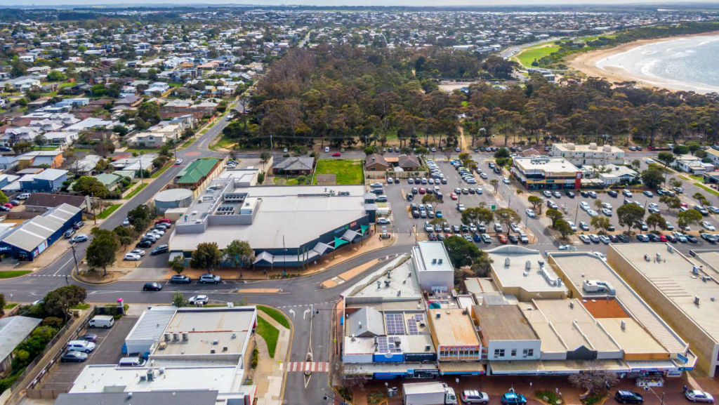 Regional Woolworths sets new low yield benchmark