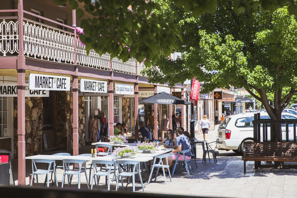 With its laidback country lifestyle, culinary culture and increased employment opportunities, Sydneysiders have been relocating to the region Photo: Guy Williment