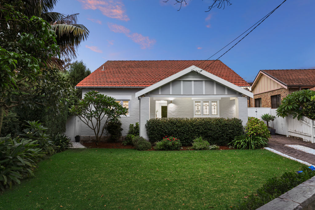 Timeless Californian bungalow in sought after Willoughby is the idyllic