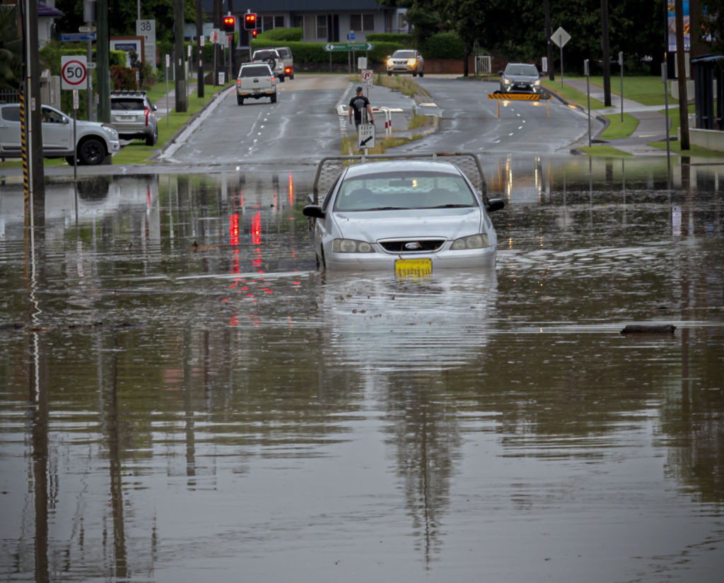 Buller Street in Port Macquarie experiencing flooding, wild weather, wet weather, floods on Saturday, March 20, 2021 Photo: Rich Shaw