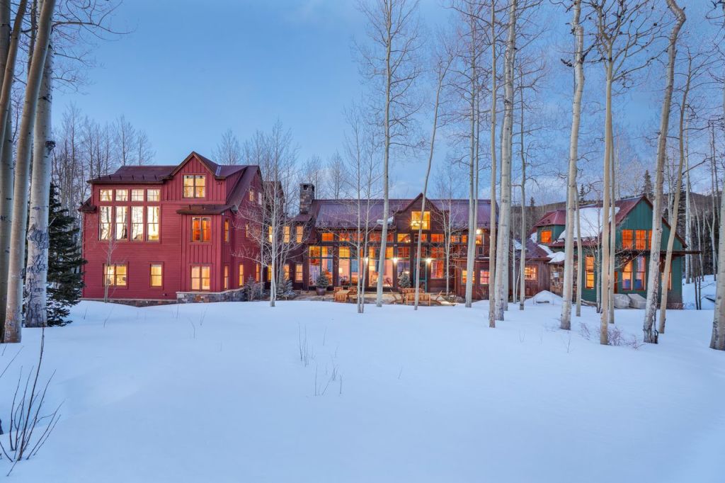 The house is designed to resemble a series of connected Western ranch structures. Photo: David O. Marlow/Compass