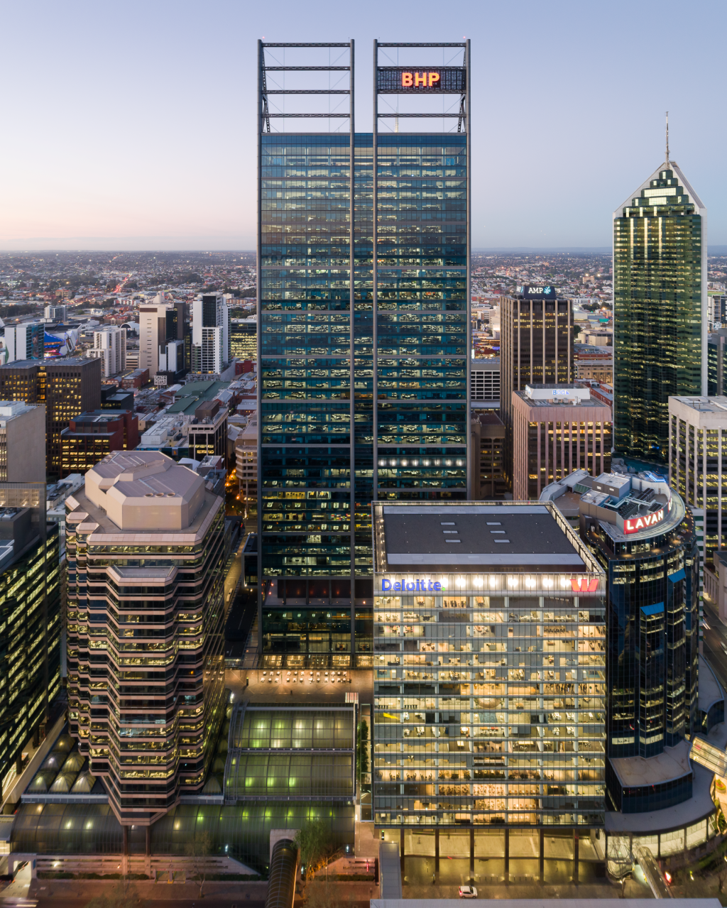 Supplied_Skyline_Brookfield_Place_Tower_1_Tower_2__2019_PH_mundbq