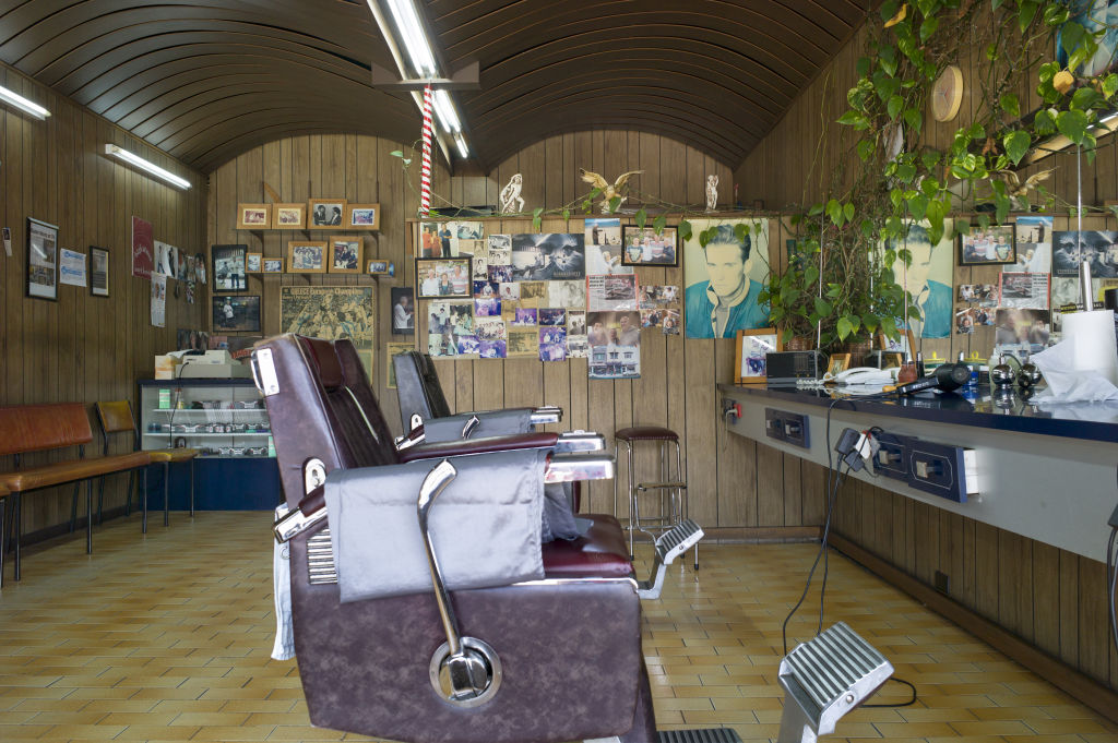 Frank's Hairdressings, High Street Northcote 2017