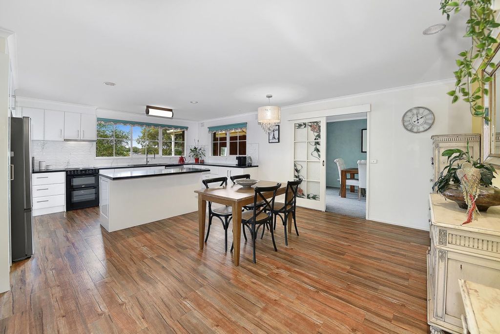 The buyers fell in love with the kitchen at 1 Pinoak Court, Vermont South. Photo: Barry Plant Mount Waverley