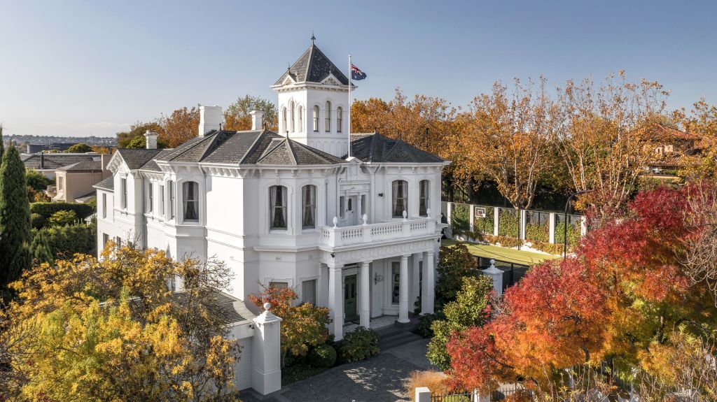 Buyer snaps up $22m-$24m Toorak mansion formerly owned by Steve Vizard