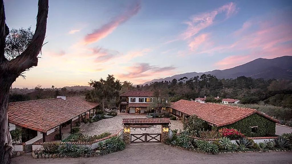 The home offers mountain views. Photo: Zillow