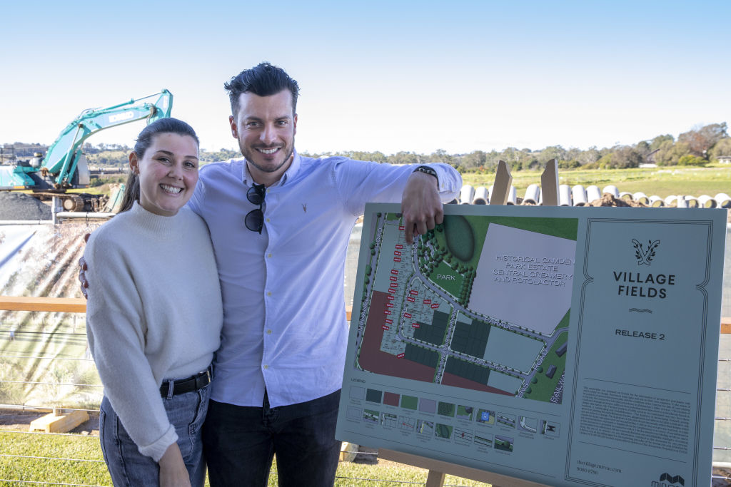 Simon D’Souza and his fiancée Abi Hutchinson were among the lucky few who were able to purchase their package in Menangle. Photo: Quentin Jones